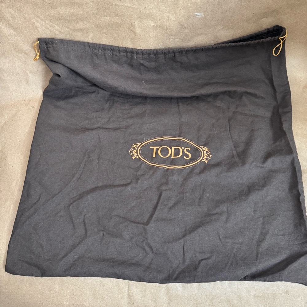 Tod’s Large Dustbag. 22.5” by 23”